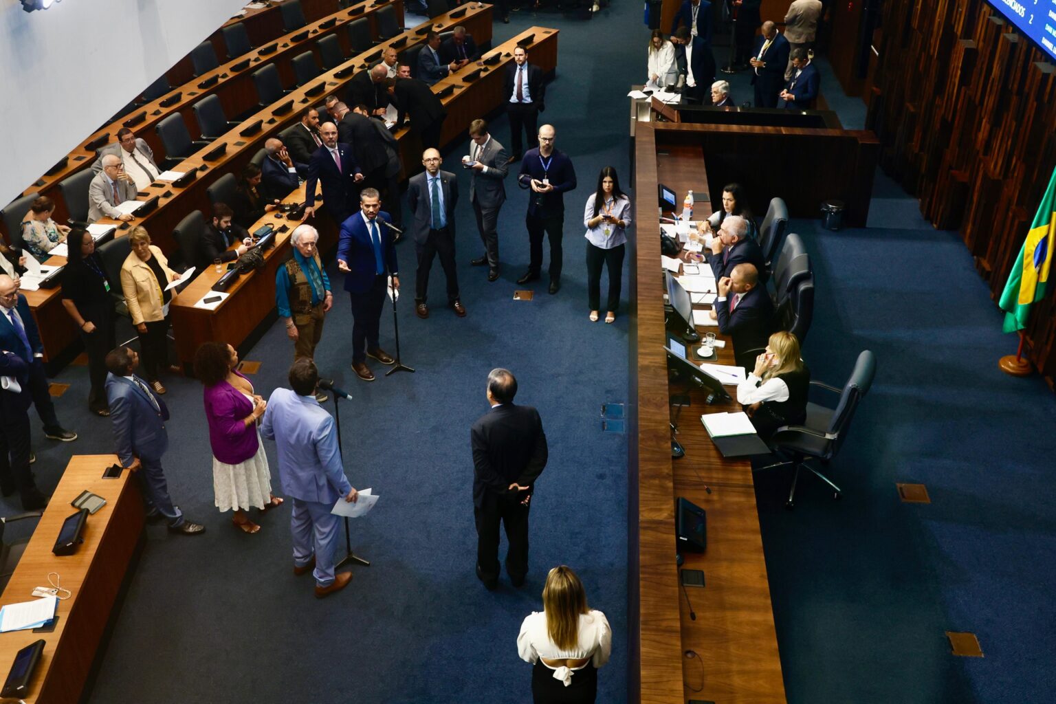 Alerj: Procurador Busca Solução para Sucessão no Governo do Rio