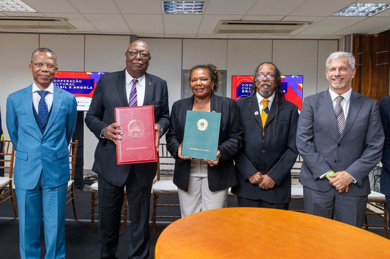 Brasil e Angola Firmam Acordos Culturais e Revelam Documentos Históricos sobre Escravidão