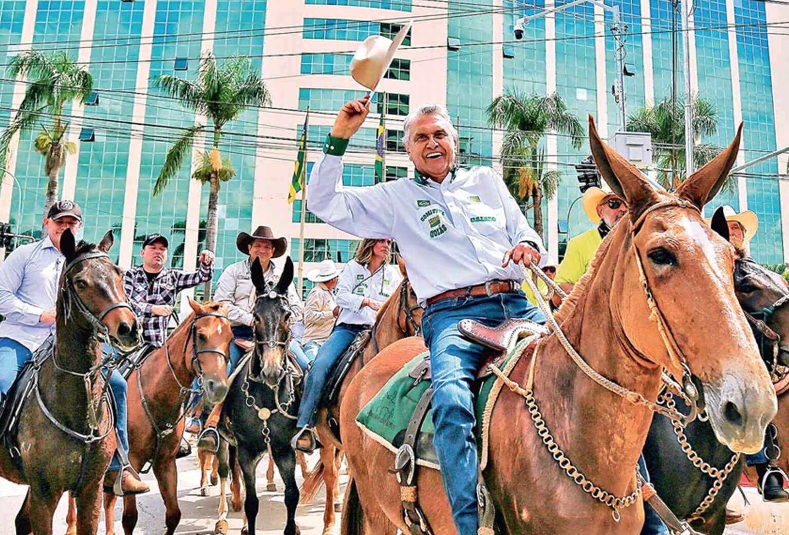 Candidatura de Caiado Agita o Agronegócio e Dificulta Apoio a Flávio Bolsonaro