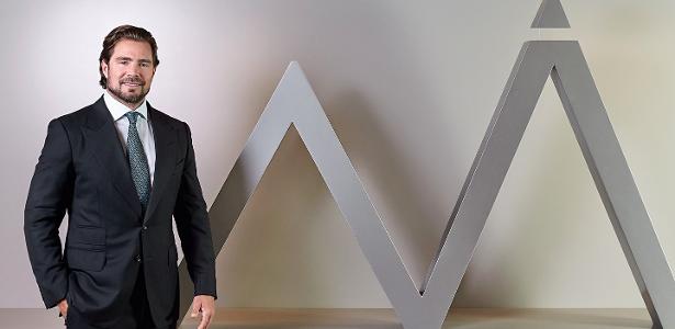 Celular Revela Esquema Bilionário: Impactos no Setor Público