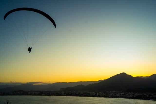 Crescimento do Turismo Gera 191 Novos Empregos em Caraguatatuba em 2025