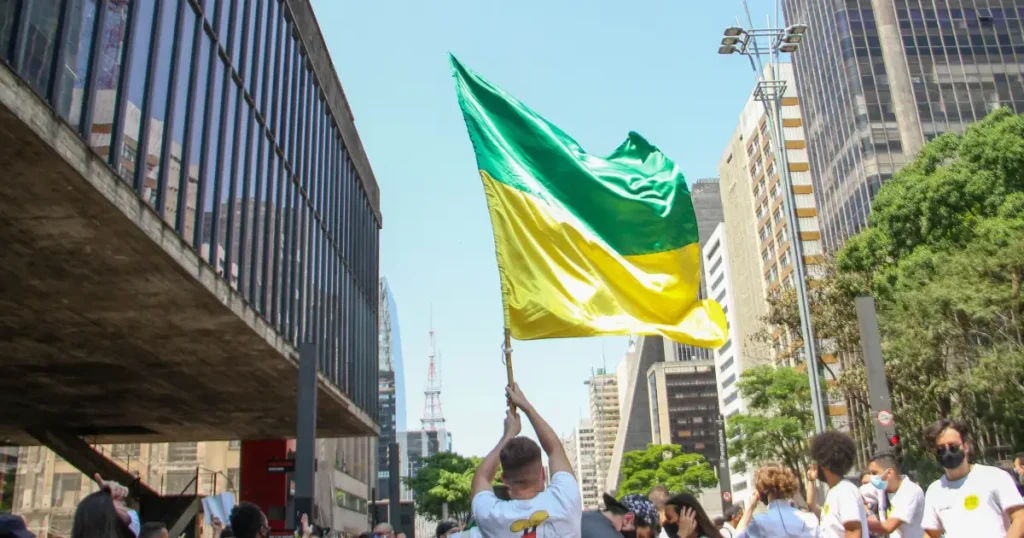 Desafios do Crescimento da Terceira Via Política no Brasil, Afirma CEO da AP Exata