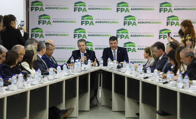 Diálogo entre Ministério da Agricultura e FPA Promove Avanços no Crédito e Política Agrícola Diálogo entre Ministério da Agricultura e FPA Promove Avanços no Crédito e Política Agrícola