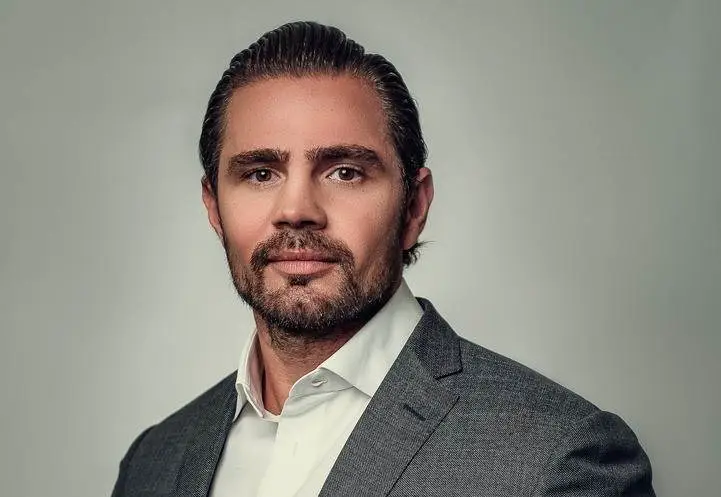 Entenda o Caso do Banqueiro Daniel Vorcaro e as Ameaças a Jornalista