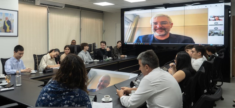 Estudantes da FGV Imersos na Gestão do SUS em Brasília Estudantes da FGV Imersos na Gestão do SUS em Brasília