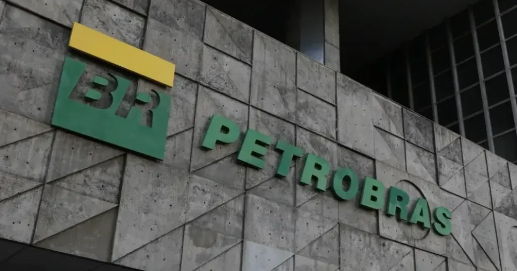 Petrobras Reafirma Estratégia de Preços de Combustíveis em Nova Comunicação