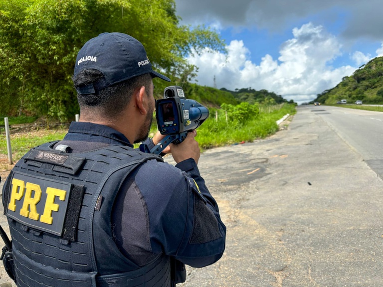 PRF Intensifica Fiscalização do Excesso de Velocidade em Pernambuco
