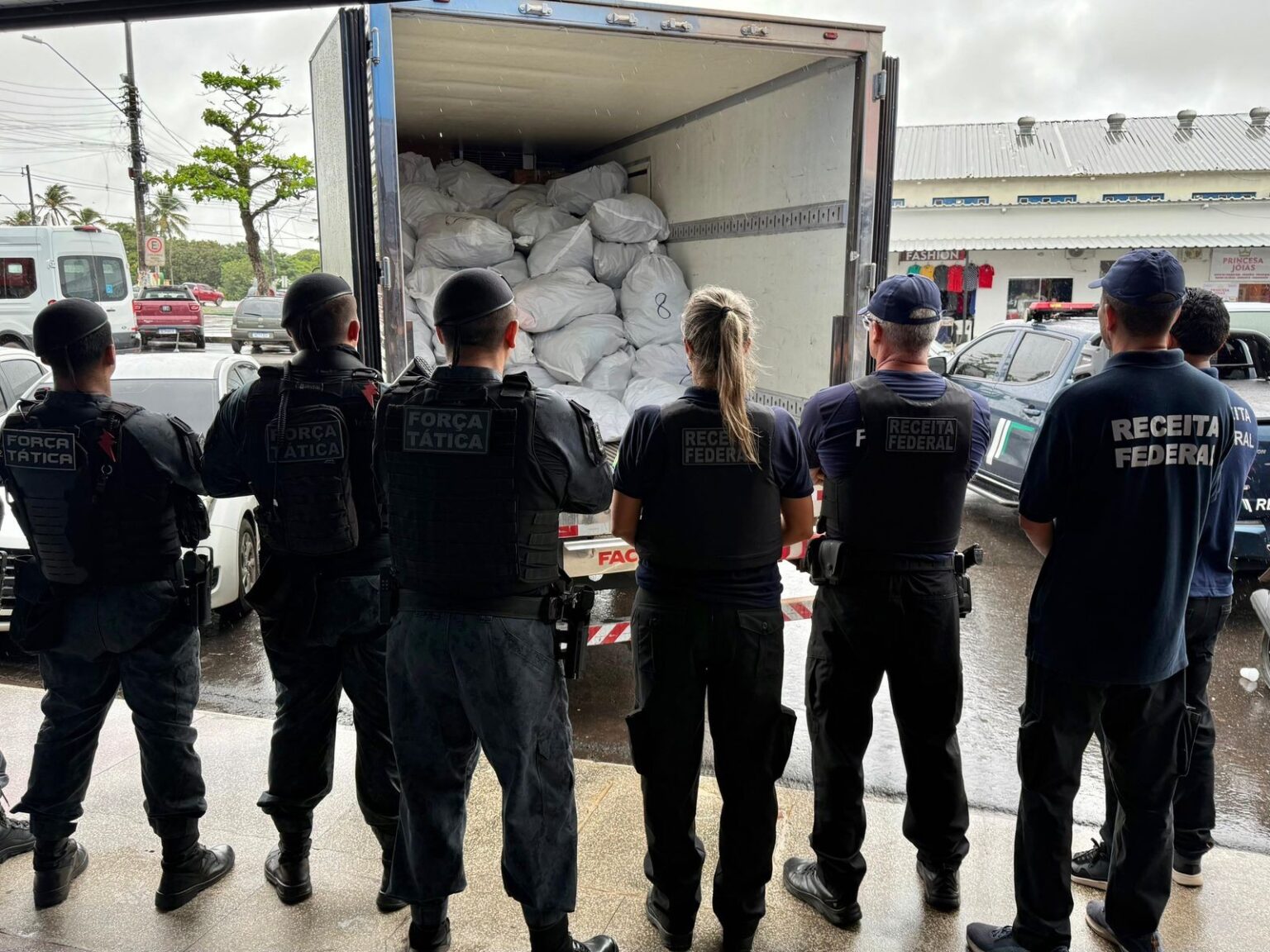 Receita Federal Apreende Produtos Irregulares em Lojas de Macapá Receita Federal Apreende Produtos Irregulares em Lojas de Macapá