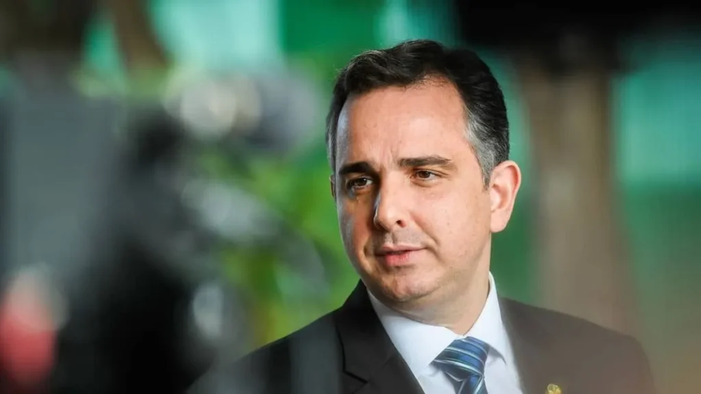 Rodrigo Pacheco se filia ao PSB e movimenta cenário político em Minas Gerais