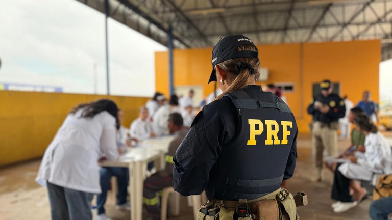 Saúde em Foco: PRF e SEST SENAT Promovem Ação de Saúde para Caminhoneiros no Amapá