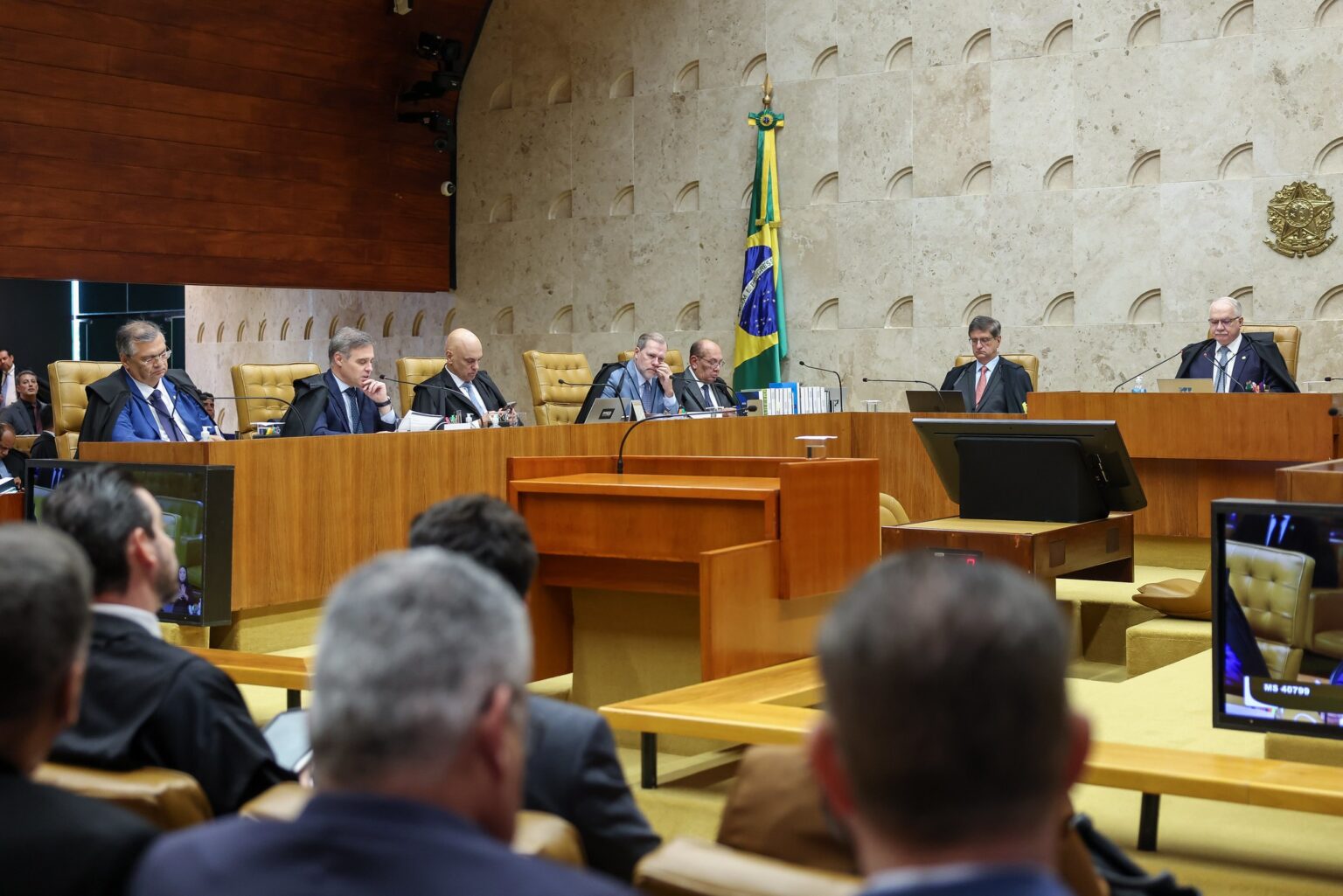 STF Retoma Julgamento sobre Eleições no Rio: Voto Direto ou Indireto?