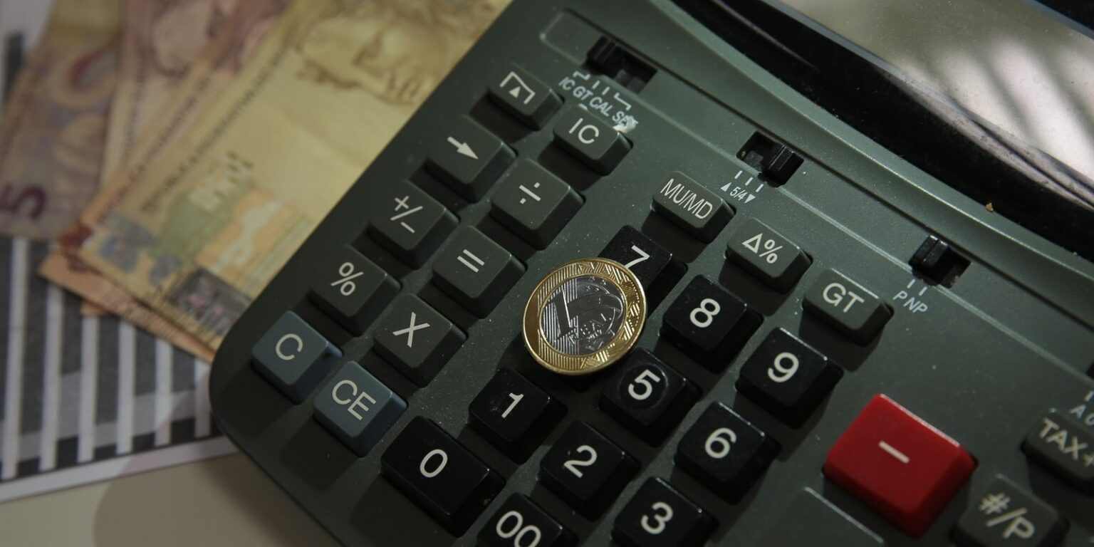 União Quitou R$ 384 Milhões em Dívidas de Estados e Municípios em Março