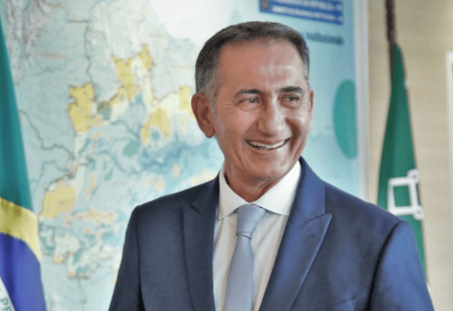 Waldez Góes Desiste de Candidatura ao Senado e Fica no Governo até Dezembro