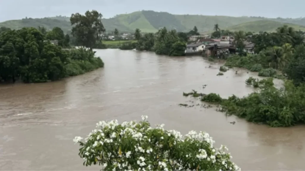 Mais de 2 mil em Pernambuco: Temporais Causam Deslocamentos e Tragédias