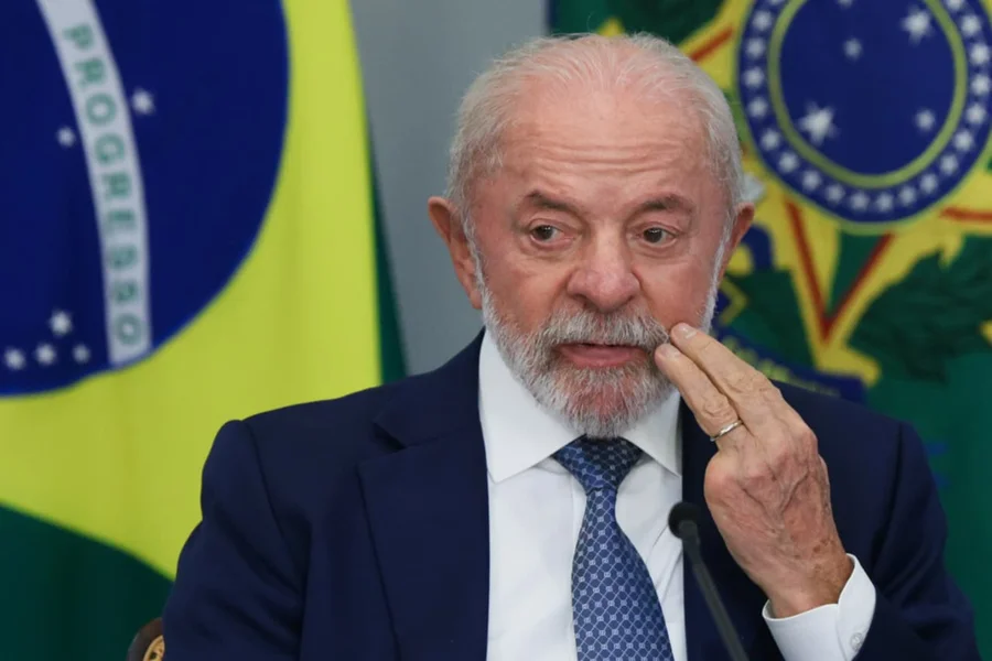 Tensão Política em Brasília: Lula e Alcolumbre na Posse do TSE