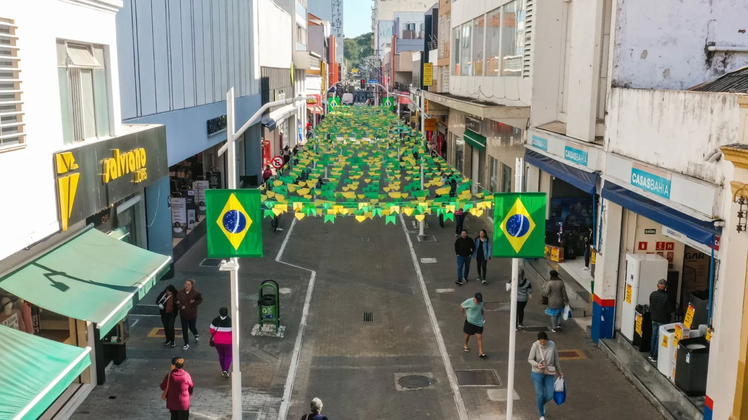 Centro de Jundiaí se transforma com decoração verde e amarela para a Copa do Mundo