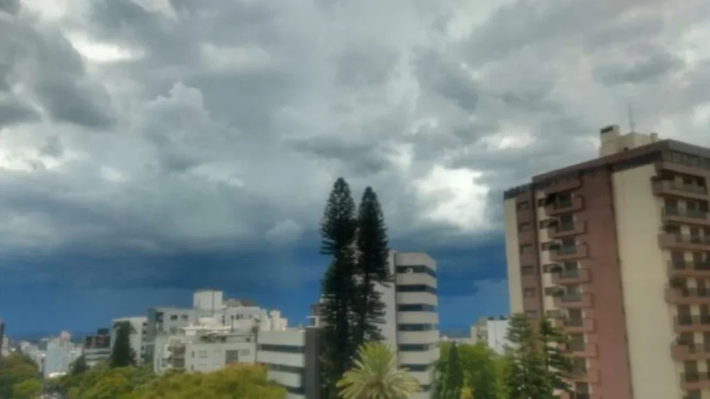 Chuva e Frio Intensos em Julho: Como o El Niño e Ciclones Impactam o Clima no Sul