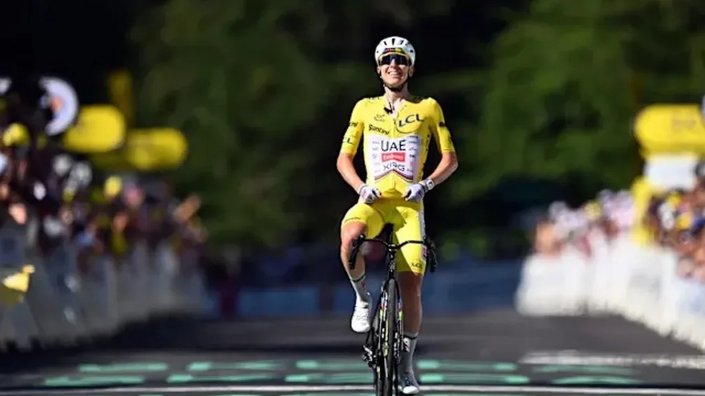 Tadej Pogacar domina com força e velocidade impressionantes, diz campeão do Giro d’Italia