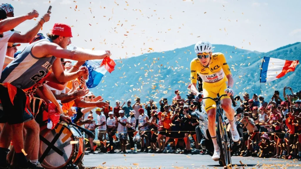 Tadej Pogačar Encara Vaias e Transforma em Força no Tour de France
