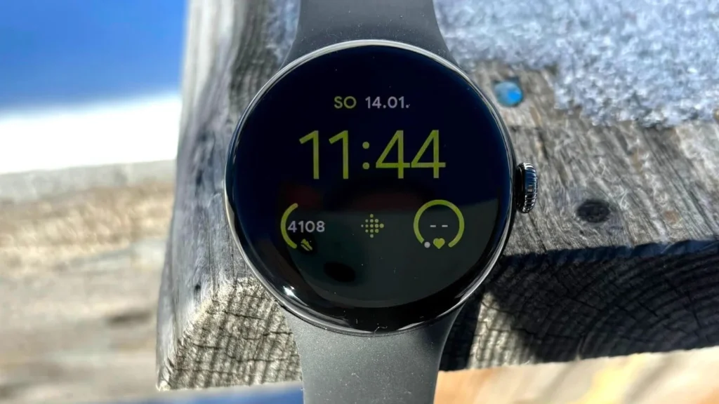 Aplicativo inovador transforma Pixel Watch em radar de voos em tempo real